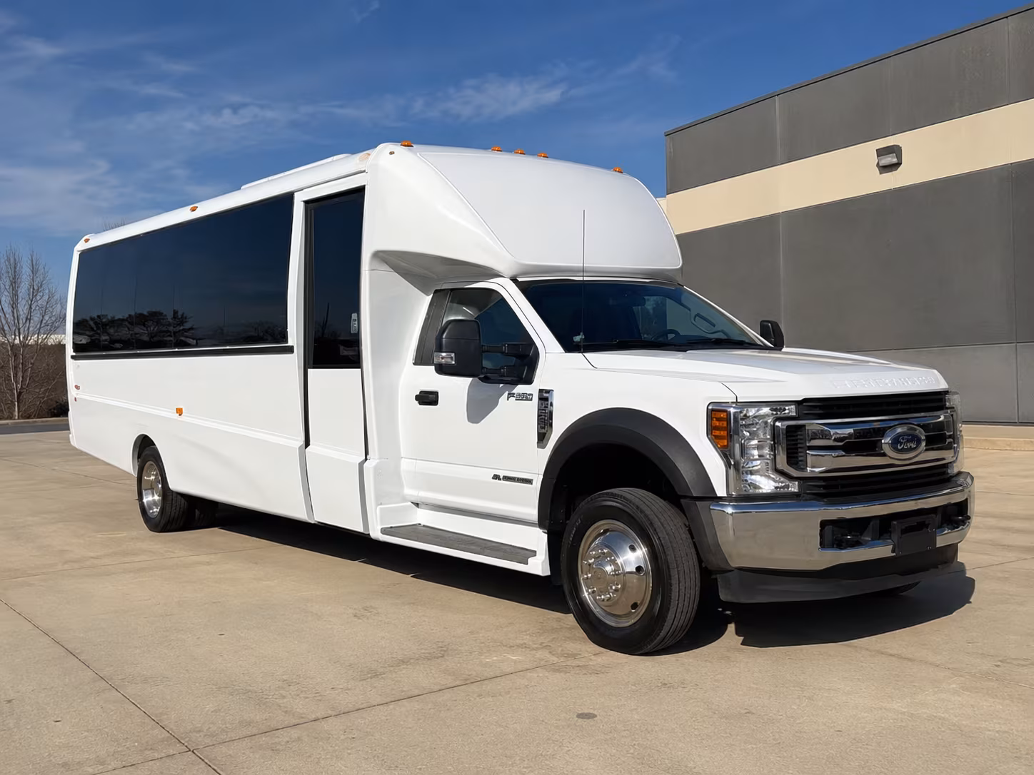 Shreveport Airport Shuttle & Transportation party bus exterior